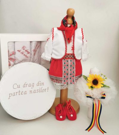 Set Botez Traditional Muna 14 - 4 piese   costumas, lumanare, trusou si cufar