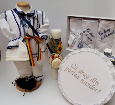 Set Botez Traditional Raul 17 - 4 piese   costumas, trusou, lumanare si cufar