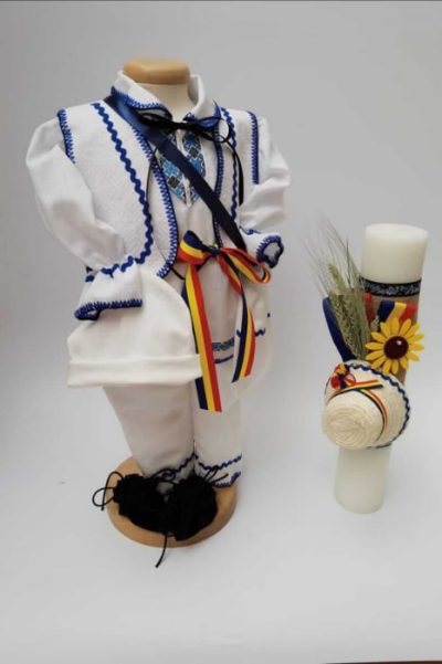 Set Botez Traditional Raul 19   lumanare si costumas