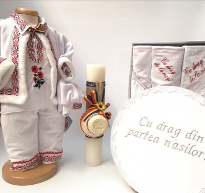 Set Botez Traditional Raul 20 a    3 piese   Botez Traditional : costumas, lumanare si trusou