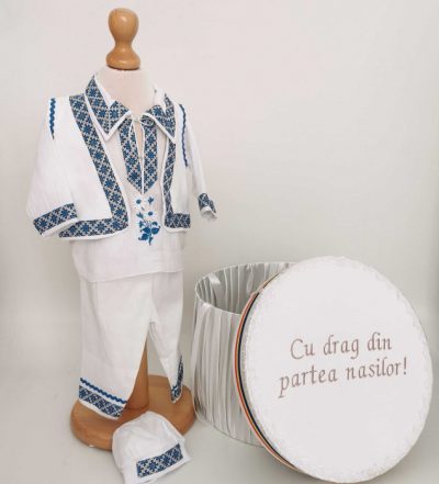 Set Botez Traditional Raul 28 a    2 piese   costumas traditional si cufar brodat botez