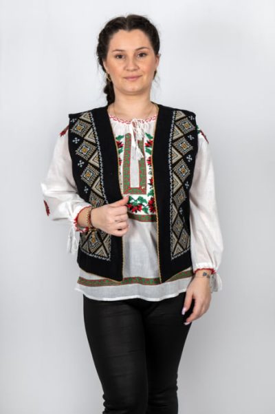 Vesta brodata cu model traditional Alina 13