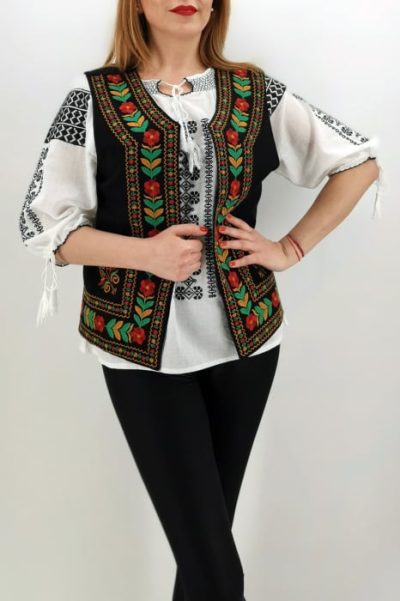 Vesta brodata cu model traditional Cerasela 2