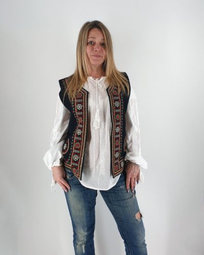 Vesta brodata cu model traditional Leona