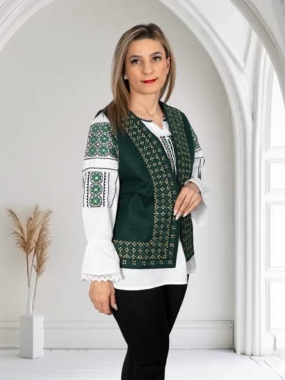 Vesta brodata traditional Luana 2