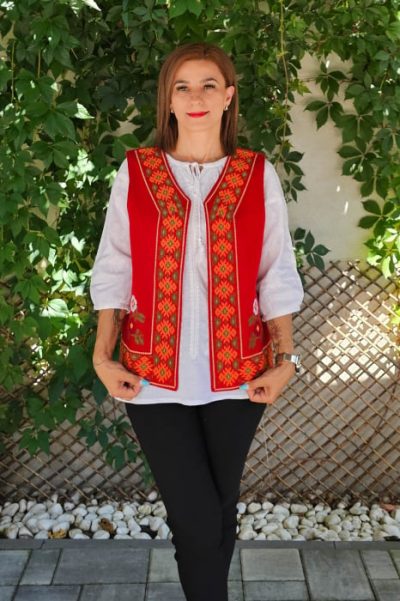 Vesta brodata traditional Olguta 10