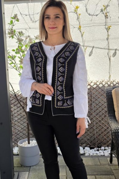 Vesta brodata traditional Olguta 9