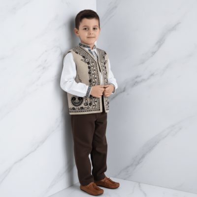 Vesta crem traditionala pentru copii cu broderie neagra